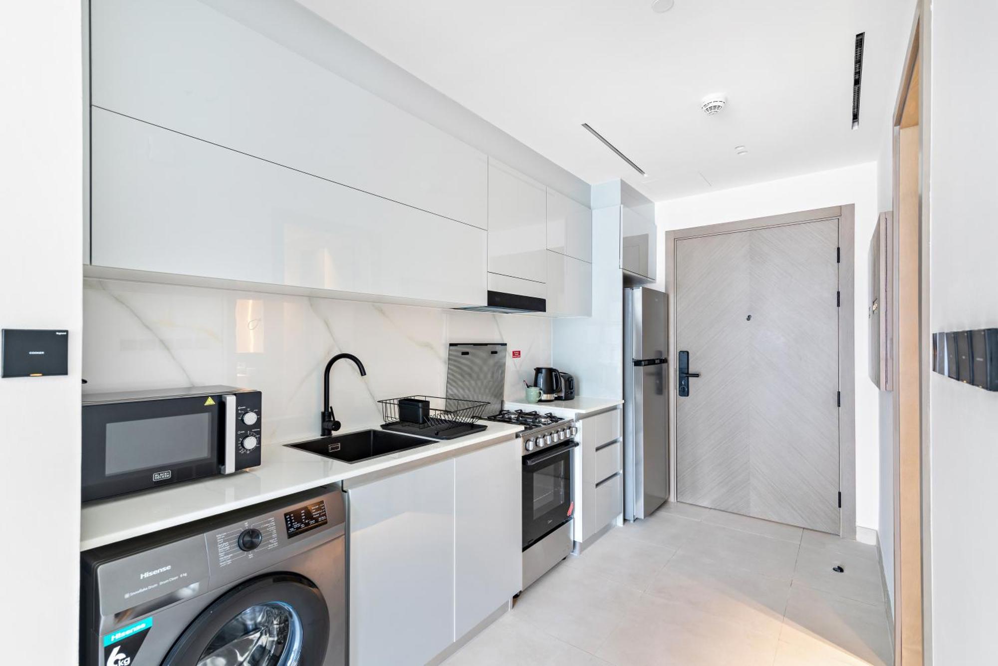 Furnished Apartment Binghatti Canal - Burj Khalifa View, Dubai Exteriör bild