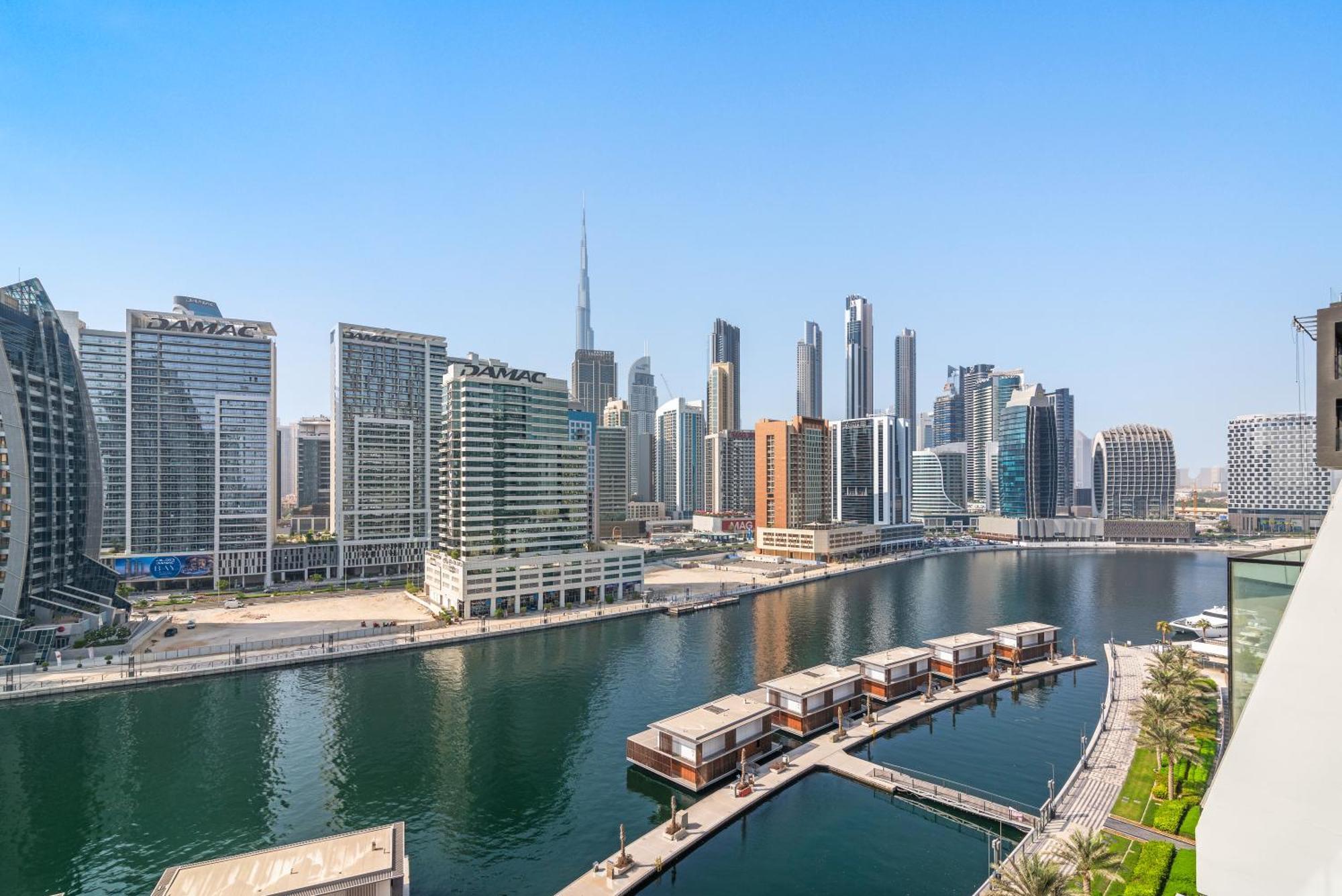 Furnished Apartment Binghatti Canal - Burj Khalifa View, Dubai Exteriör bild